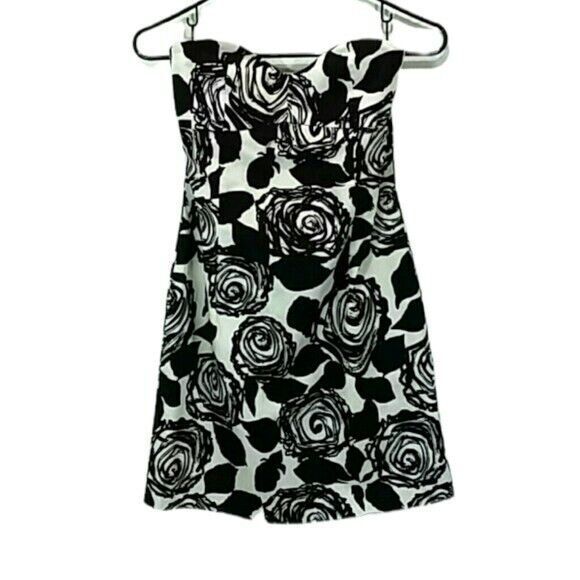 Necessary objects size Large cocktail dress - Picture 1 of 5